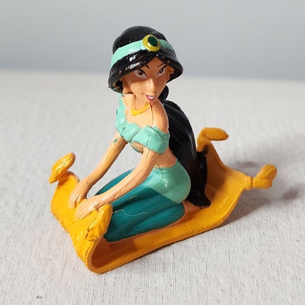 Disney Jasmine Magic Carpet toy figure Aladdin Cake Topper Toy